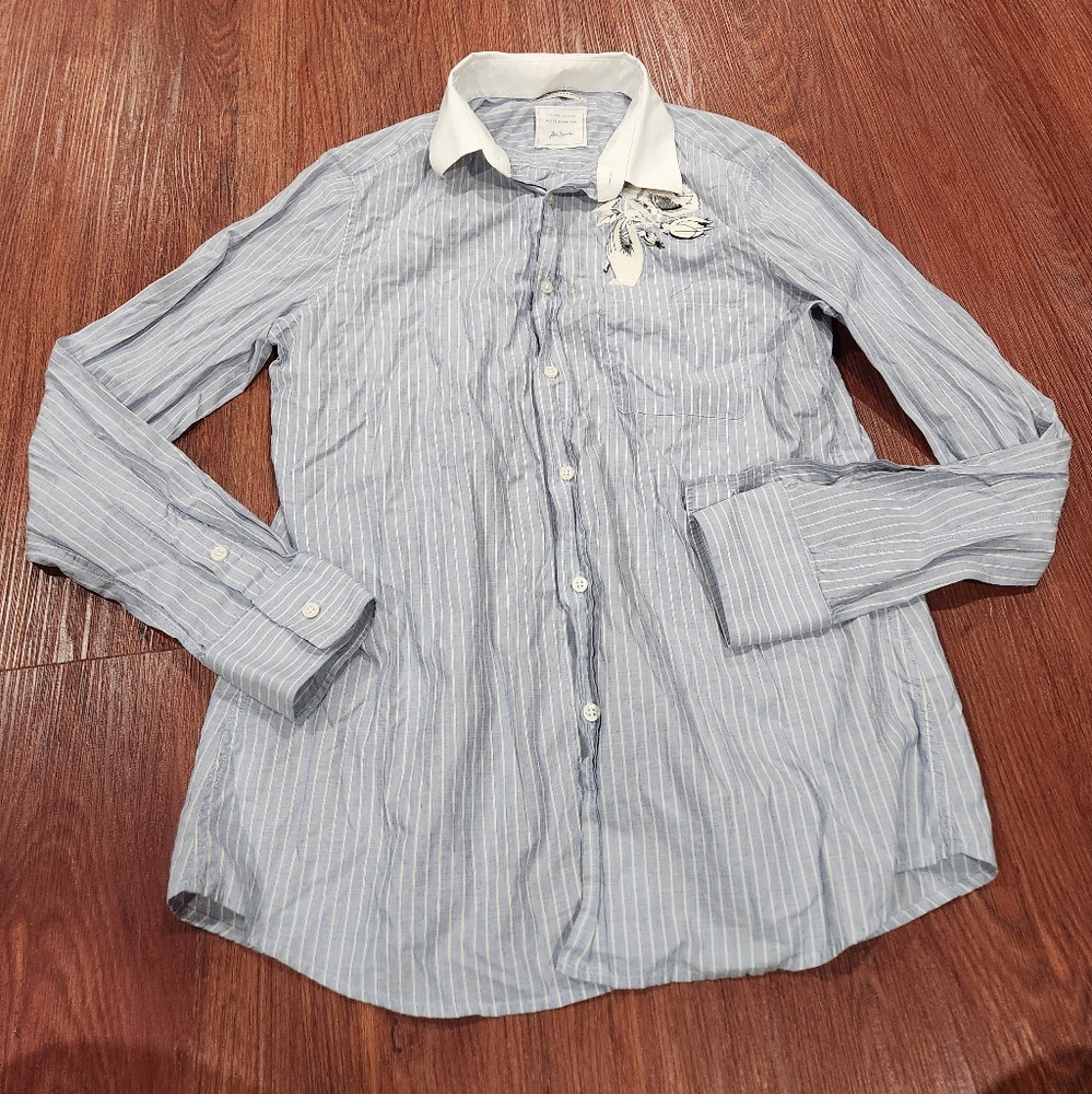 Each X Other Blue Striped Button-Up Shirt with White Collar Open Back